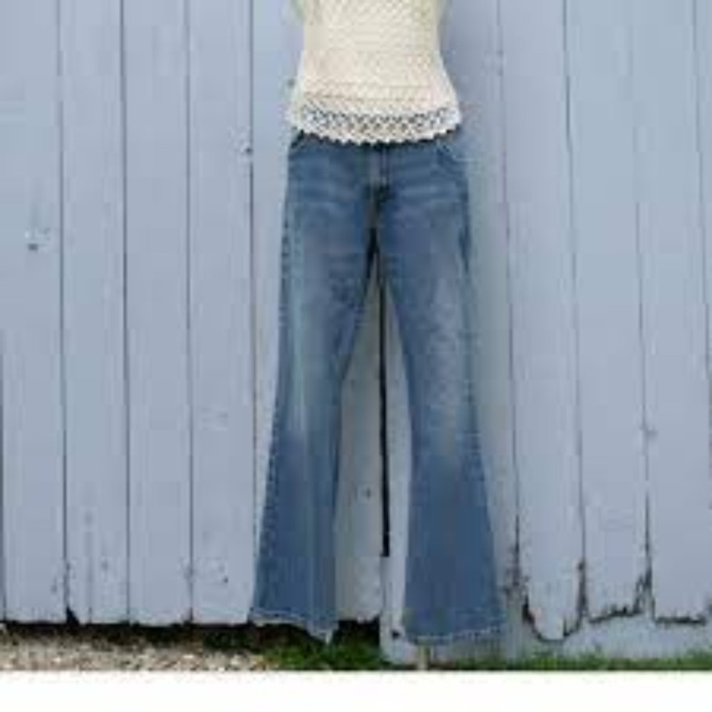 518 Superlow Levis